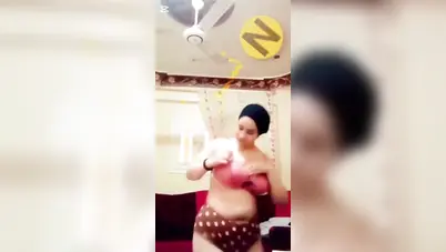 نودز كتوتة فلاحة ملبن تعرض جسمها لعشيقها الهايج سكس نودز مصري