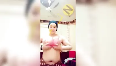 نودز كتوتة فلاحة ملبن تعرض جسمها لعشيقها الهايج سكس نودز مصري