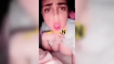 بنت هايجة اوي تحك كسها في المخدة وتصور لعشيقها سكس نودز مصري