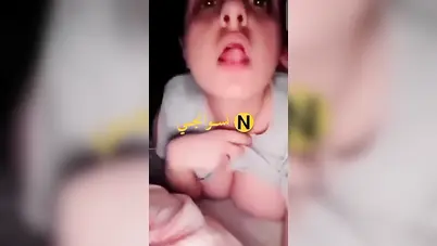 بنت هايجة اوي تحك كسها في المخدة وتصور لعشيقها سكس نودز مصري