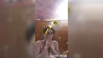 اندر ايدج جميلة تصور لحبيبها وهي بتغير ملابسها سكس نودز