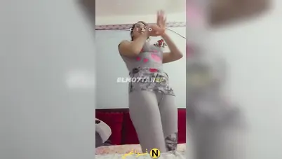 مزة فاجرة ترقص ترقص وتدلع على حبيبها سكس نودز مصري