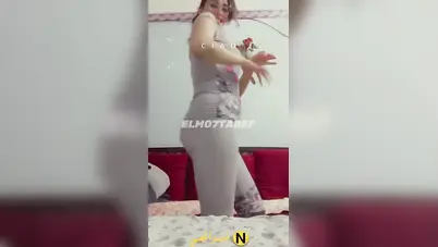 مزة فاجرة ترقص ترقص وتدلع على حبيبها سكس نودز مصري