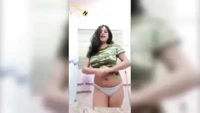 بنت فرسة جسمها كرباج اتفرج على الحلاوة والجمال سكس نودز مصري