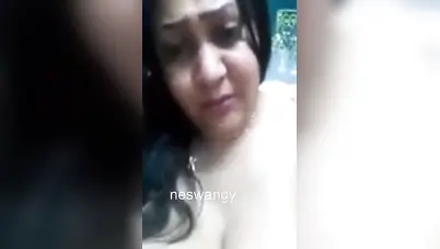 فلاحة زي البقرة ببزاز كبيرة هايجة تلعب في كسها سكس نودز مصري