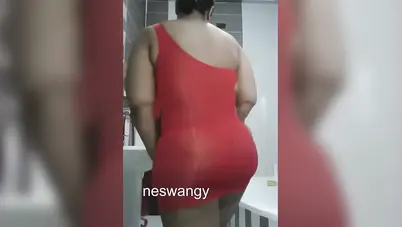 ميلف فلاحة تتشرمط على عشيقها وتصورله نودز سكس نودز مصري