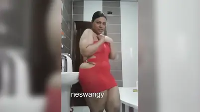 ميلف فلاحة تتشرمط على عشيقها وتصورله نودز سكس نودز مصري