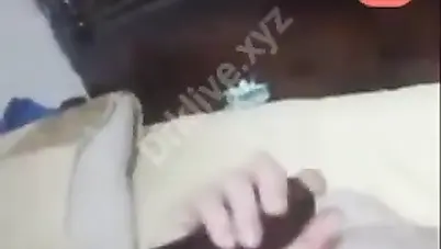 بنت لبوة تمص بتنجانة وتلعب بيها على كسها سكس نودز مصري