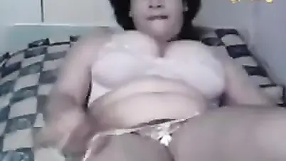 نودز قديمة ميلف جامدة تلعب في كسها لحد ما تجيبهم سكس نودز مصري