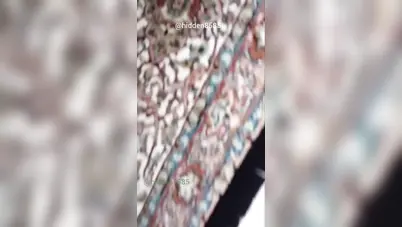 ديوث يتجسس على اخته وهي نايمة ويحسس على طيزها سكس مصري