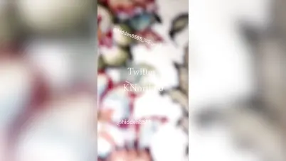 ديوث يتجسس على اخته وهي نايمة ويحسس على طيزها سكس مصري