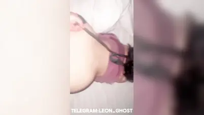 كلبة خاضعة تعبد زب فحلها ويضربها ويفشخها سكس مصري