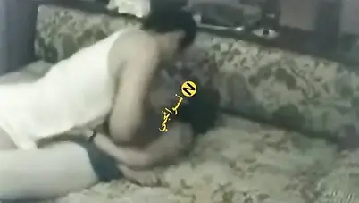 واد فلاح يستفرد ببنت خالته الصغيرة وفشخها نيك سكس مصري محارم