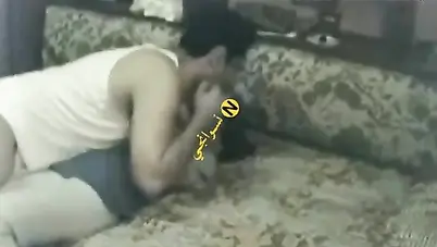 واد فلاح يستفرد ببنت خالته الصغيرة وفشخها نيك سكس مصري محارم