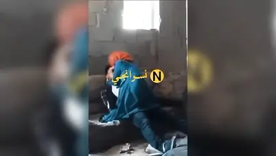 زانق بنت خالته المحجبة في بيت مهجور ويركبها على زبره سكس مصري xnxx