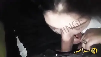 شرموطة خبرة ترضع زب صاحبها في العربية سكس مصري