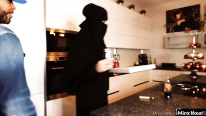 ميرا النوري تتناك بالنقاب من عامل التوصيل سكس عراقي