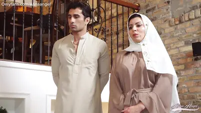 الينا انجل تتناك من الجندي الامريكي امام زوجها الديوث سكس عربي