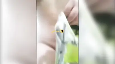 لبوة تقلع الكلوت وتلعب في كسها المبلول سكس نودز مصري