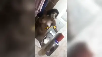 لبوة هايجة اوي تلعب في كسها قدام المرايا سكس نودز مصري