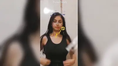 بنوتة كيوت اندر ايدج تصور لصاحبها في المدرسه جسمها الناعم سكس نودز مصري