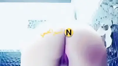 ميلف فاجرة بطيز كبيرة تقلع وتلعب في جسمها في الحمام سكس نودز مصري