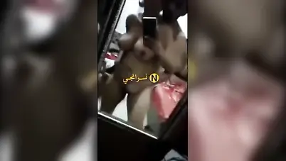 شرموطة صغيرة تتصور وحبيبها بيقفشلها ويلعبلها في كسها المبلول سكس مصري