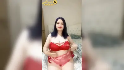مزة بطل ببزاز مدافع تقلع وتفرج عشيقها جمال جسمها الفاير سكس نودز مصري