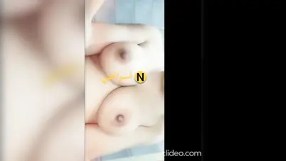 لبوة محجبة تقلع ملط وتفرج صاحبها على جسمها الملبن سكس نودز مصري