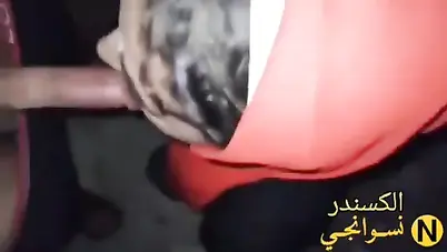 بنت محجبة تتشرمط وتمص زب خطيبها وتدلعه سكس مصري xlxx