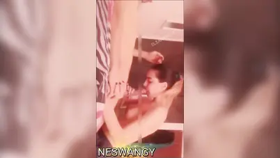 زانق حبيبته وينيك بزازها وتمصله زبه وتدلعه سكس مصري