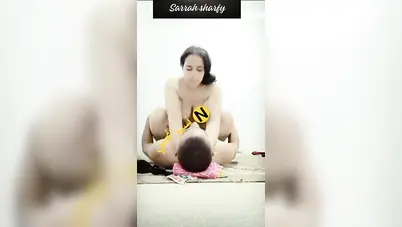 بنت كلبوظة راكبة زب خطيبها ومش قادرة سكس مصري