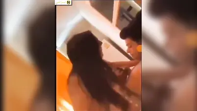 بنت هايجة اوي راكبة على زب صاحبها وتتصور وهي مستمتعة سكس مصري