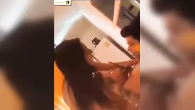بنت هايجة اوي راكبة على زب صاحبها وتتصور وهي مستمتعة سكس مصري