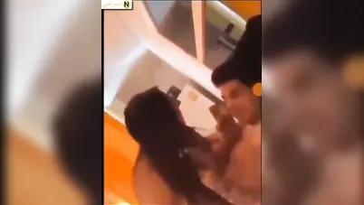 بنت هايجة اوي راكبة على زب صاحبها وتتصور وهي مستمتعة سكس مصري