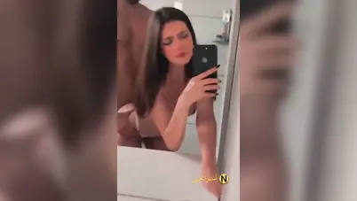 لبوة هايجة تتناك من صاحبها في الحمام عالواقف سكس مصري