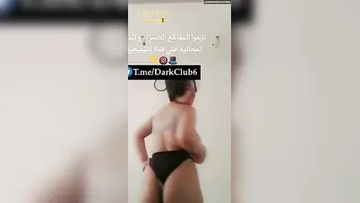 بنت هايجة تمص الخيارة كأنها بتمص الزب سكس نودز مصري