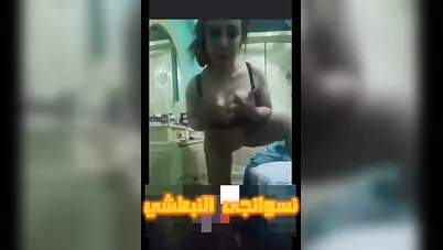 مطلقة هايجة تصور لعشيقها وهي تلعب في جسمها الفاجر سكس نودز مصري