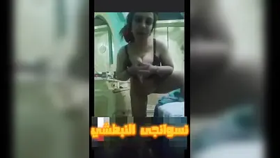 مطلقة هايجة تصور لعشيقها وهي تلعب في جسمها الفاجر سكس نودز مصري