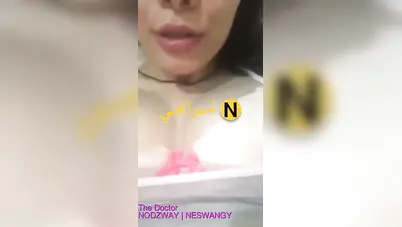 شرموطة هاي كلاس هايجة وعايزة تتناك تلعب في بزازها سكس نودز مصري