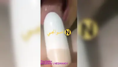 شرموطة هاي كلاس هايجة وعايزة تتناك تلعب في بزازها سكس نودز مصري