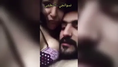 شاب مع حبيبته البطل تدلع عليه وتركب على زبه سكس مصري