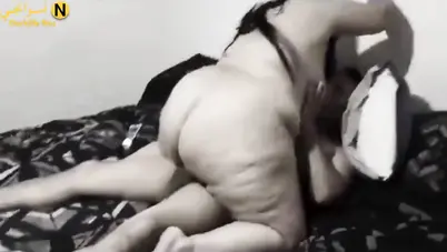 ميلف دبدوبة راكبة على الزب وسايحة خالص مش مستحملة سكس مصري