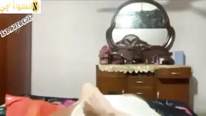 شاب هايج يزنق اخته في البيت وينيكها سكس مصري محارم