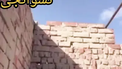 شاب فاجر واخد حبيبته وينيكها على السطح سكس مصري