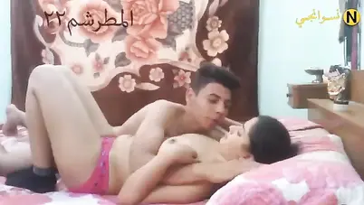 يستفرد باخته في البيت ويلعب في كسها ويقفشلها سكس محارم مصري xnxx