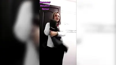 مزة شقرا تعرض جسمها الجميل وتروح لحبيبها الشقة تمص زبه سكس نودز مصري