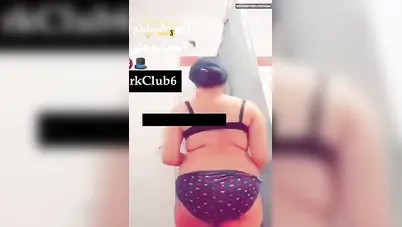 بنوتة كيرفي نار تصور وهي بتقلع وتستحما وتلعب في جسمها سكس نودز مصري