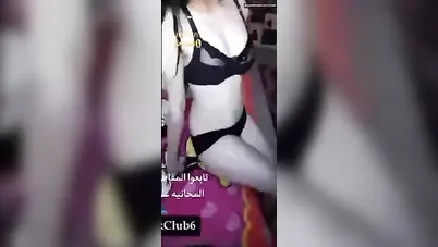 بنت اندر ايدج نار تلعب في كسها المبلول سكس نودز مصري