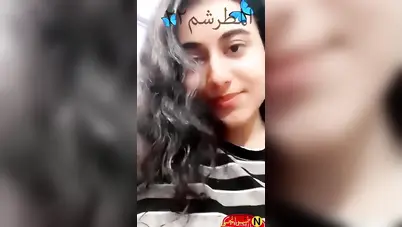اندر ايدج تدلع وتعرض بزازها الملبن لحبيبها سكس نودز مصري
